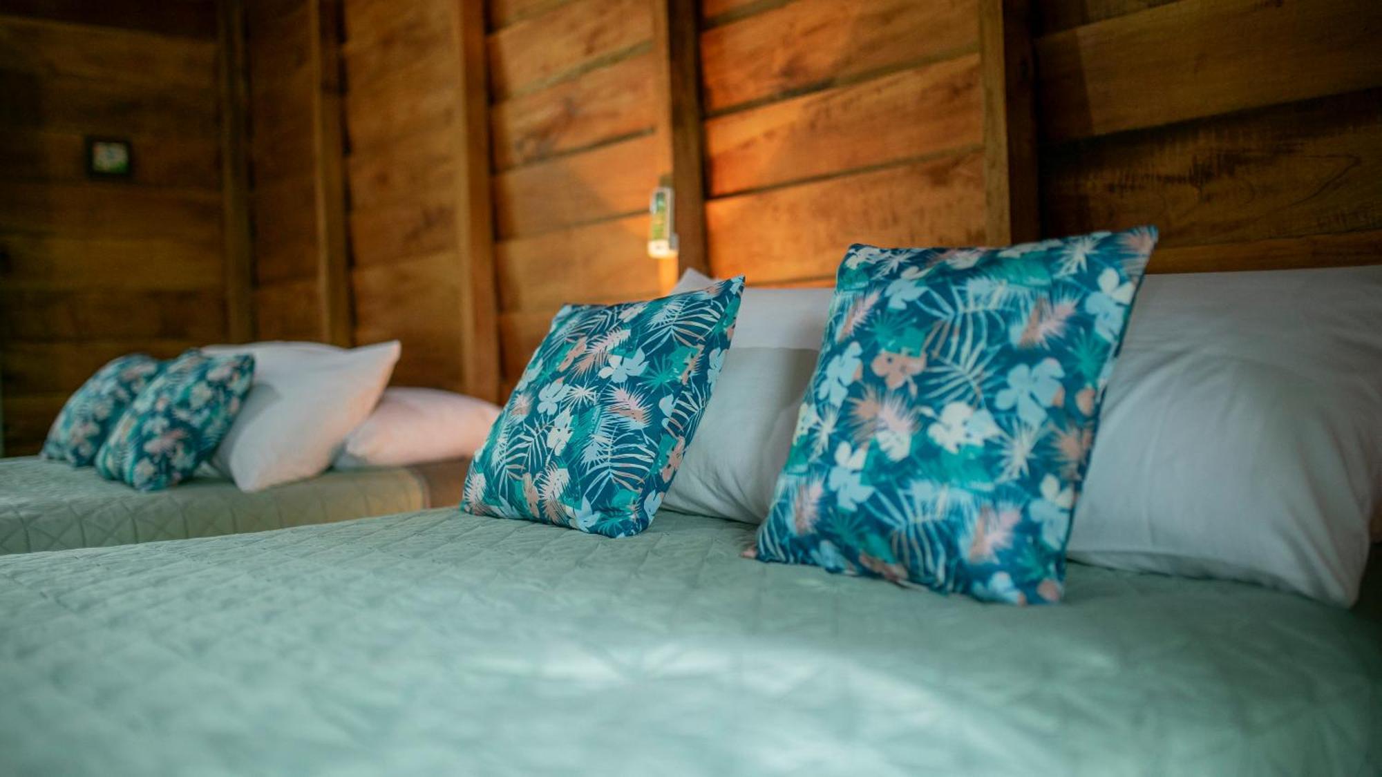 Eden Organic Farm & Bungalows La Fortuna الغرفة الصورة